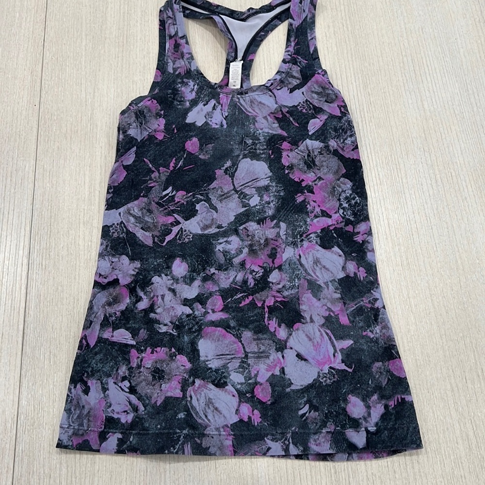 Lululemon top